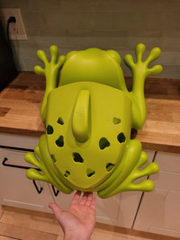 Extra large Boon Frog Pod for bath toy storage