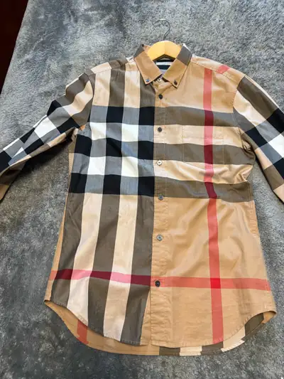  Burberry  button up used, View more