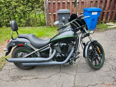Kawasaki vulcan custom 900 2015 (17 403km) Se qui inclue; -sacoche rigide -Dossier passager -ailes -...