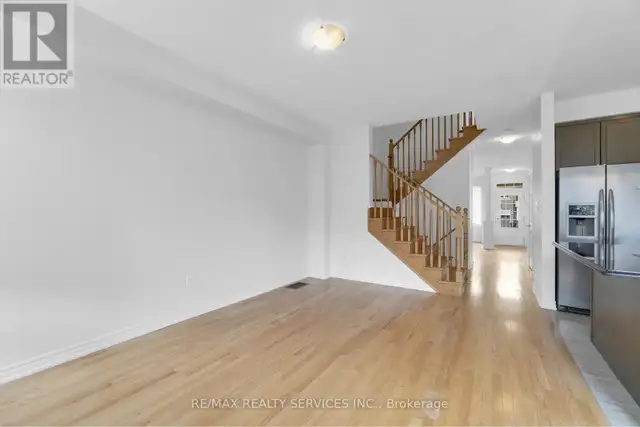 Private Small BR in 4 BR Town..M'sauga/Steeles.Immediately Avail in Room Rentals & Roommates in Mississauga / Peel Region - Image 4