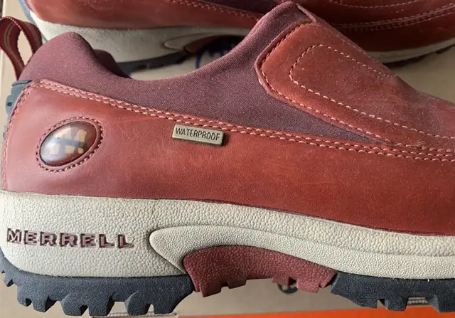 Chaussures de marche - Merrell gr. 10 in Women's - Shoes in Québec City - Image 5