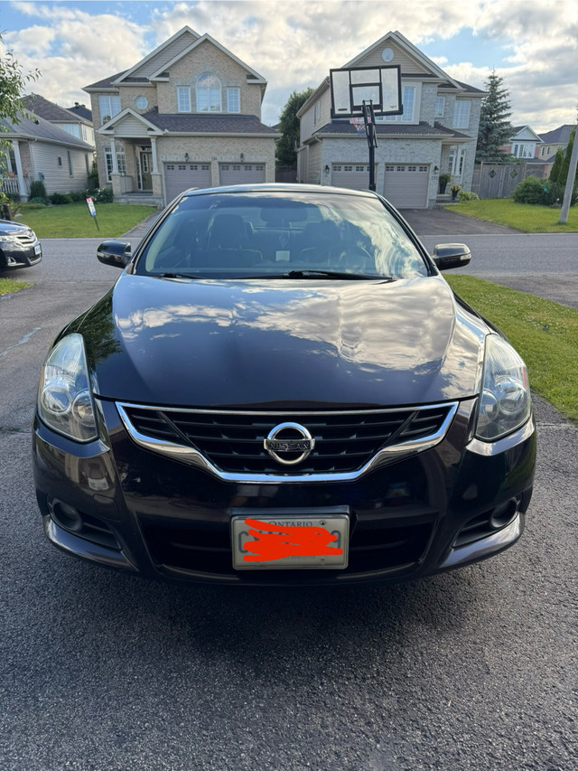 2010 Nissan Altima 3.5 SR coupe V6 in Cars & Trucks in Ottawa