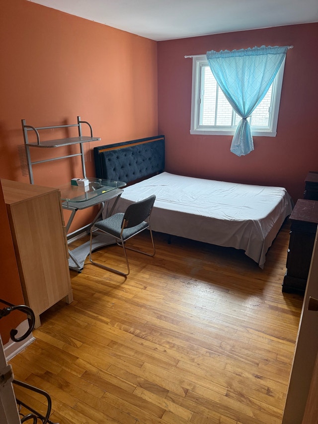 12345 Av. Fortin — photo 1
