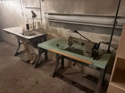 2 machines à coudre à vendre, View more