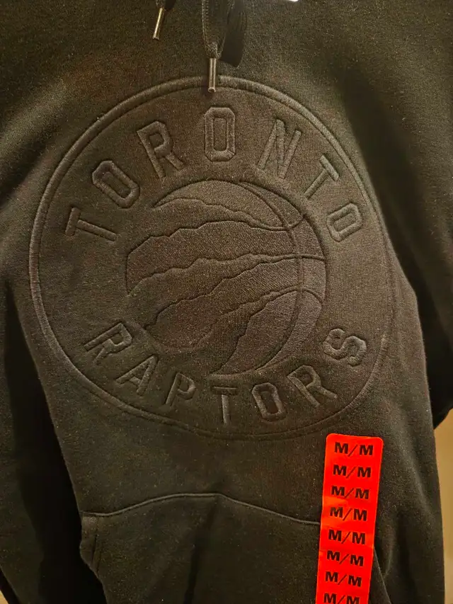 Toronto Raptors Pullover Hoodie (Brand New, Medium) in Men's in Mississauga / Peel Region - Image 4