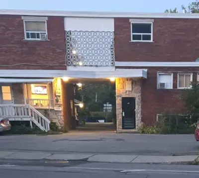 Pour NOV (ou avant) Appartement rénové bien situé dans Longueuil Idéal pour personne seule TOUT INCL...