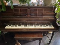 Piano with bench free 