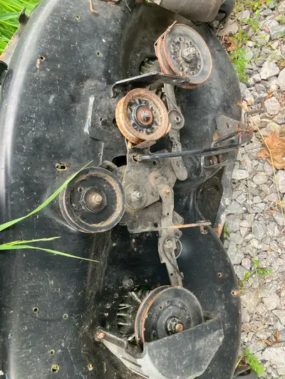 42” craftsman tractor deck No rot Spindles and pulleys in good shape, no blades Manual engagement