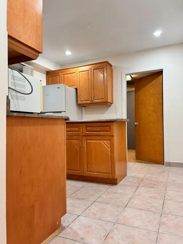 Studio for rent at the heart of the city in Long Term Rentals in City of Montréal - Image 5