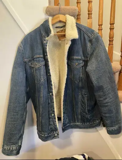 Levi’s men’s xl denim Sherpa trucker jacket , View more