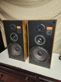 AKAI tower speaker 8 ohm loud speakers vintage audio