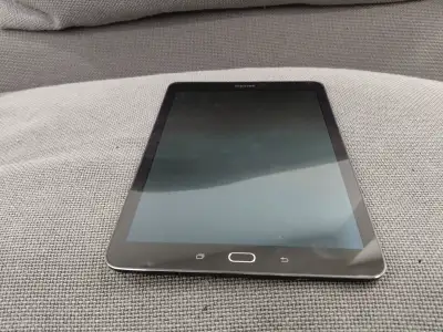 Used great condition tablet. Great battery life. 9.7" 2048x1536 screen. Octa core. Lte. Network Tech...