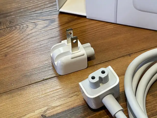 Apple 85W MagSafe AC Extender Cable MC556LL/B464153080151429121