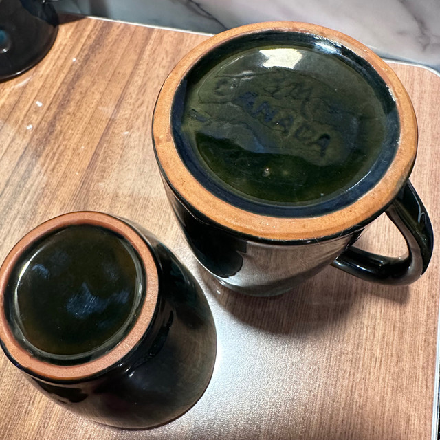 Blue Mountain pottery tall creamer and sugar bowl or plant holde in Kitchen & Dining Wares in Oshawa / Durham Region - Image 2