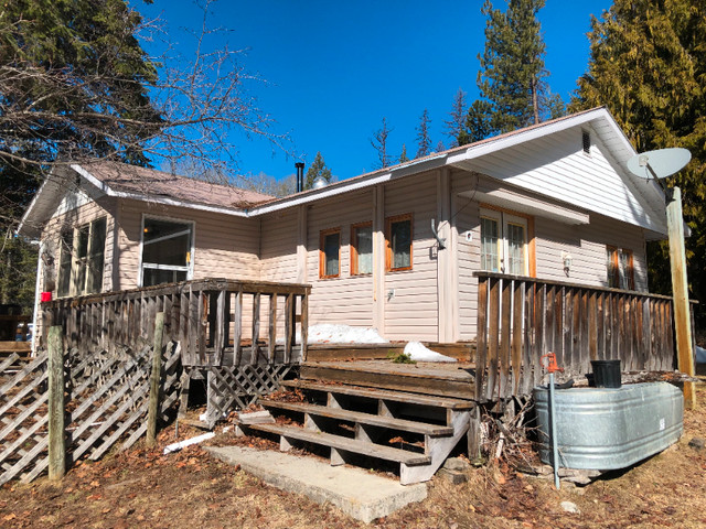 2 Bed House on Large Property for Rent Near Jewel Lake in Long Term Rentals in Penticton - Image 3