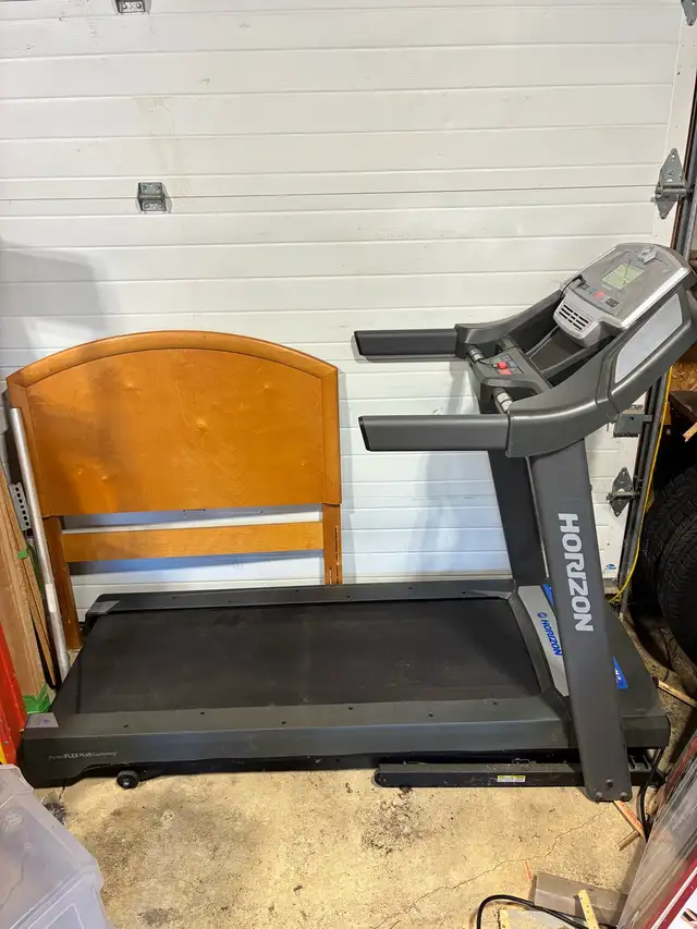 Horizon Fitness ct7.2 treadmill in Other in Markham / York Region - Image 2