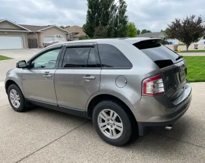 **Only 145,000 KM** Used vehicles in this condition are hard to come by-do not miss out on this priv...