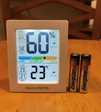 NEW Acu-Rite Humidity(Moisture)/Temperature Gauge+2AAA batteries