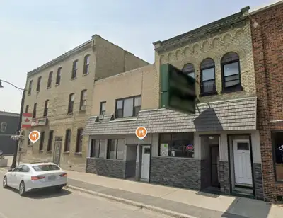 Full Service Restaurant available For Lease in Glencoe. Full Commercial Kitchen with hood and exhaus...