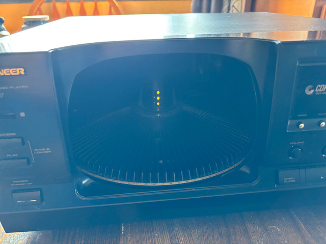 PIONEER CD Carousel in General Electronics in Chatham-Kent - Image 3