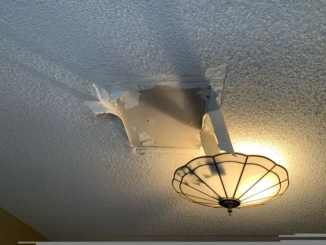 SAME DAY- Drywall Repair, Popcorn fix, Mold Repair, Water Damage in Drywall & Stucco Removal in Oshawa / Durham Region - Image 9