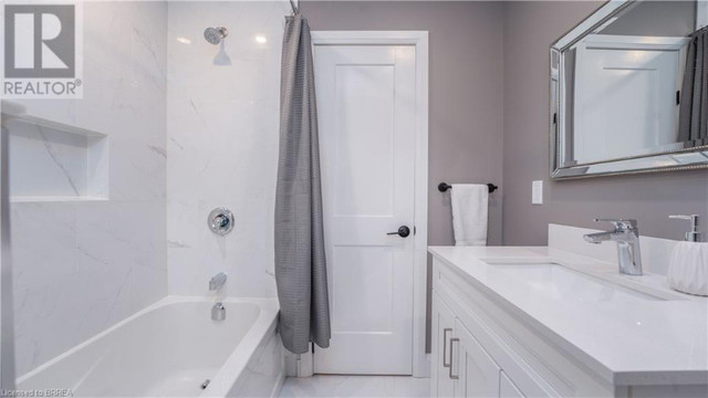 Custom Bathroom Renovations in Renovations, General Contracting & Handyman in Thunder Bay - Image 4