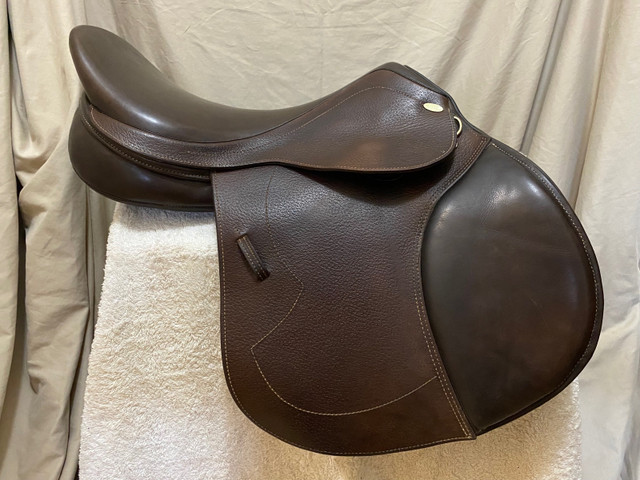 Kentaur Naxos jumping saddle for sale in Equestrian & Livestock Accessories in Penticton - Image 2