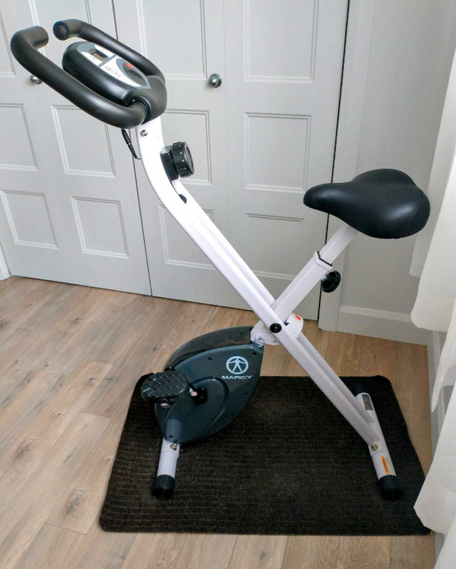Vélo stationnaire pliable  dans Appareils d'exercice domestique  à Drummondville