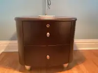 Commode à deux tiroirs / 2-drawer chest
