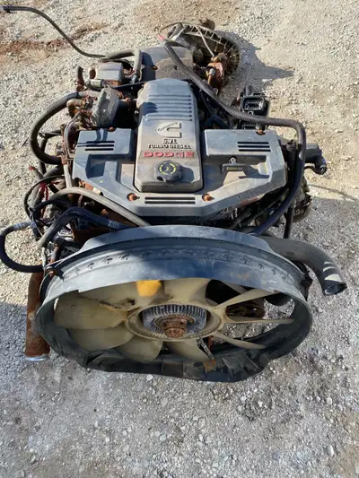 Recently pulled from a running driving truck with 360km running perfectly. Comes complete minus ecm...