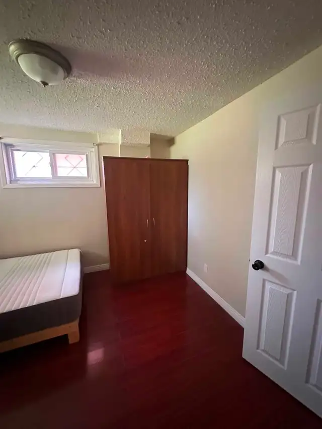 2 MIN WALK to UofT Scarborough & Centennial in Room Rentals & Roommates in City of Toronto - Image 2