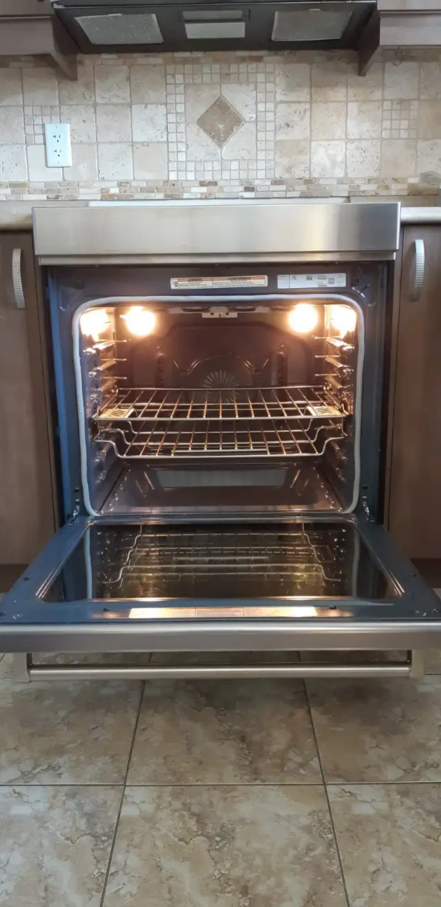 CUISINIÈRE INDUCTION HAUT DE GAMME KITCHEN AID SOUS GARANTIE in Stoves, Ovens & Ranges in Sherbrooke - Image 4