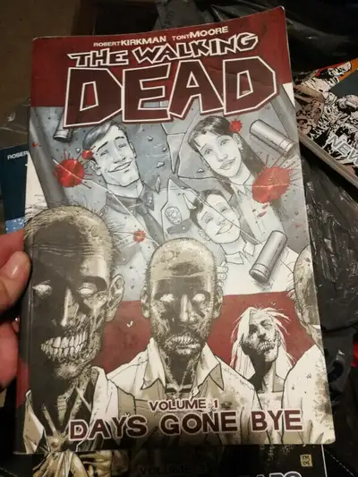 THE WALKING DEAD PAPERBACK, View more