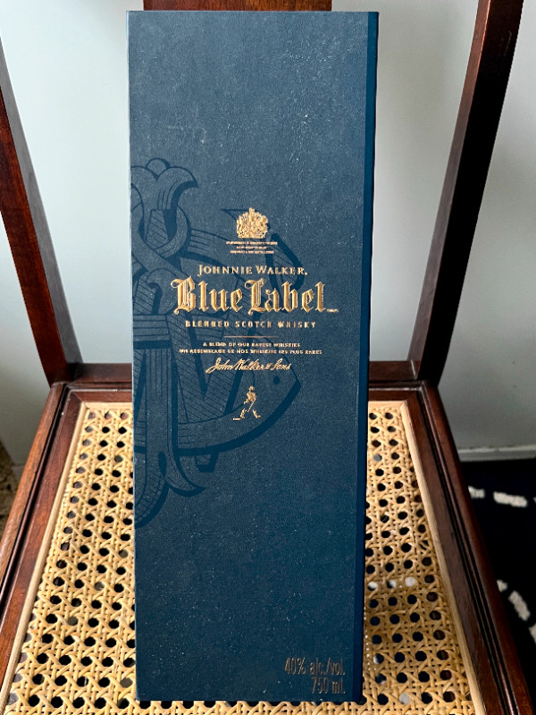 Vintage Johnnie Walker Blue Label Box in Arts & Collectibles in City of Toronto