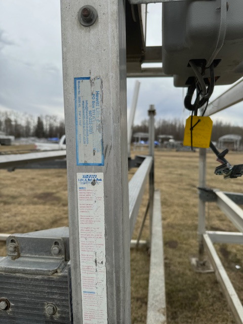 3800lb Hewitt Lift (Used) in Other in Edmonton - Image 2