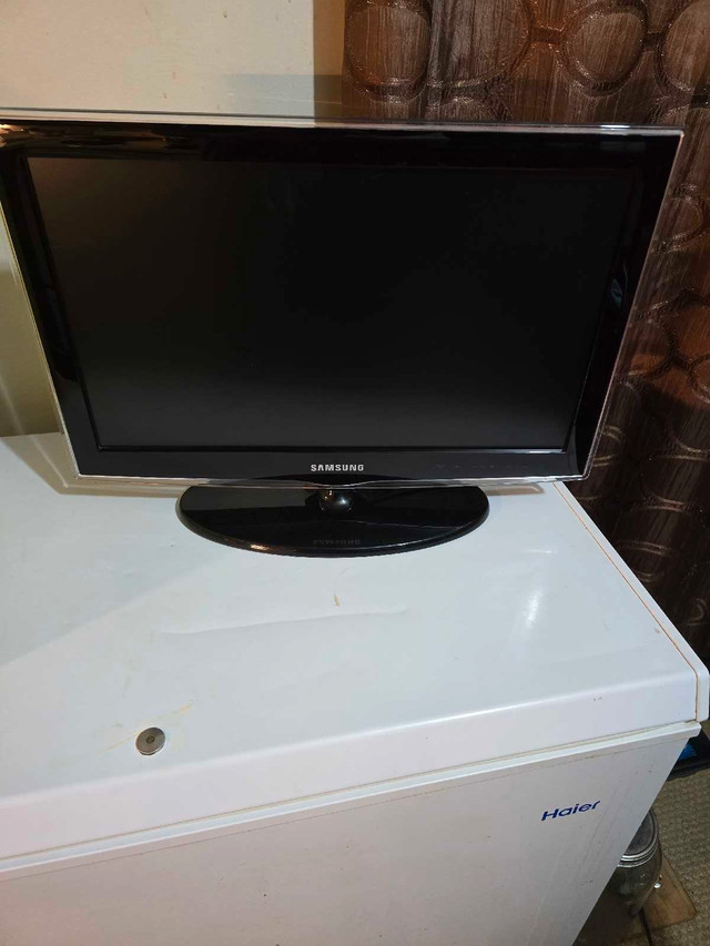 Samsung 22" LED TV Without Remote Control in TVs in Peterborough