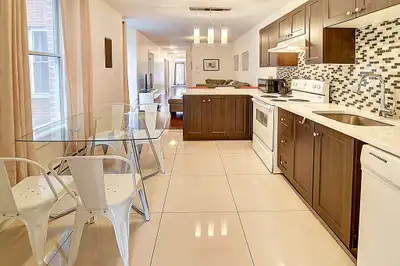 4 CHAMBRES MEUBLÉ POUR JUILLET/AOUT PLATEAU MILE END