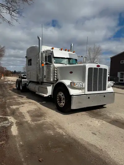 2022 Peterbilt 389 in perfect condition for sale. Engine: PACCAR MX-13 (510 HP, 1,850 lb-ft torque)...
