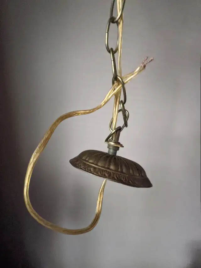 CHANDELIER - 12 CANDLE - 811 CRYSTALS ON SOLID BRASS FRAME in Indoor Lighting & Fans in City of Toronto - Image 10