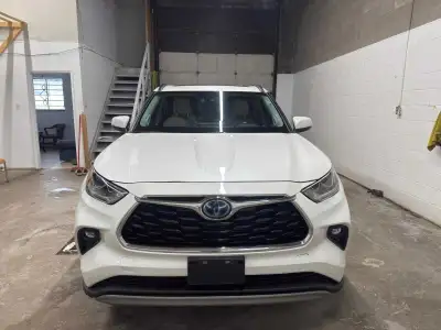 2020 Toyota Highlander Limited Hybrid very good condition and fresh/new safety inspection, private s...