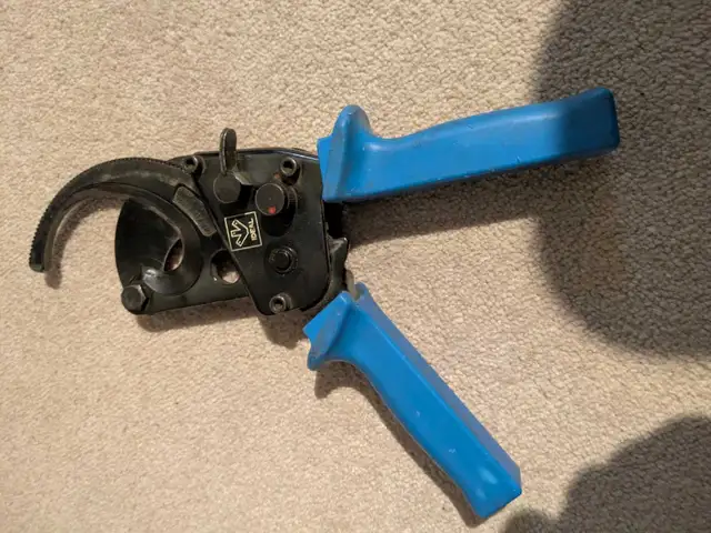 Ideal racheting Cable Cutter in Hand Tools in London - Image 2