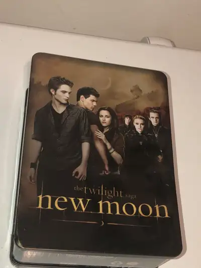 Twilight New Moon combo / Edward Figurine /Tin/DVD, View more