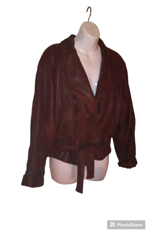 1980s Vintage Leather Like New Oversize Brown Women's Jacket in Women's - Tops & Outerwear in City of Toronto