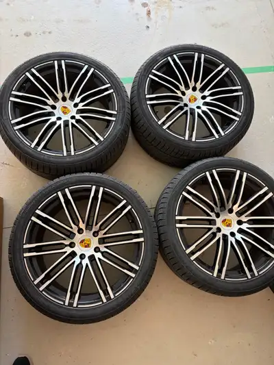 Like New, used less than 10,000 KM’s. 21” Porsche Wheels and Winter Tires. Non OEM and Non Staggered...