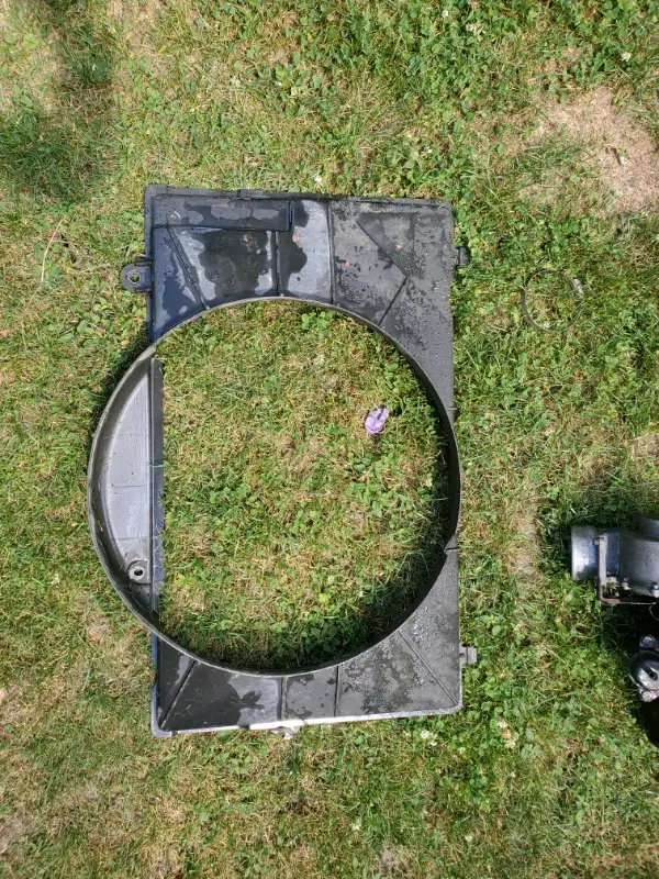 parting out 1991 Toyota landcruiser fj80 in Engine & Engine Parts in City of Toronto - Image 4