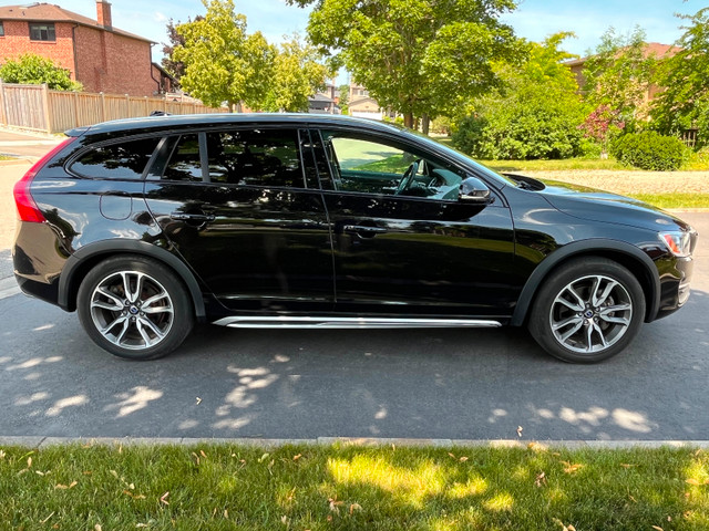 2016 Volvo V60 Cross Country Wagon T5 AWD in Cars & Trucks in Mississauga / Peel Region - Image 3