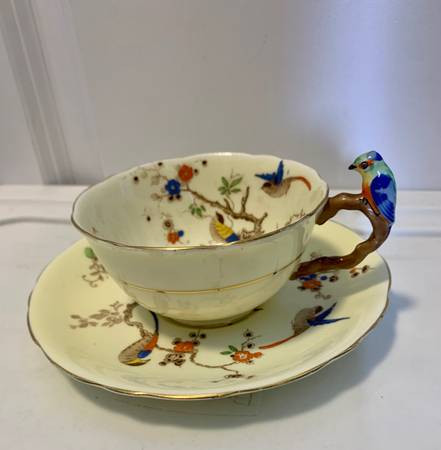 Rare Grafton China BAJ &SONS SCARCE BIRDS ON BRANCHES Bird Handl in Arts & Collectibles in Burnaby/New Westminster - Image 2