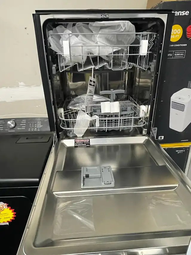 NEW 24” GE Dishwasher (Stainless Steel) 51 dBA in Dishwashers in London - Image 3