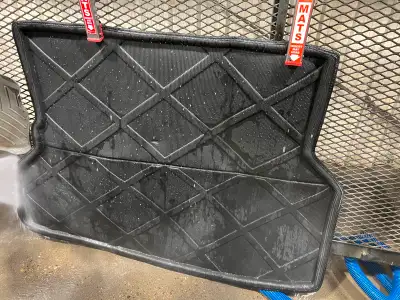 Rear trunk rubber floor mat very good condition Toyota Highlander 2008-2013 brand new used just one...