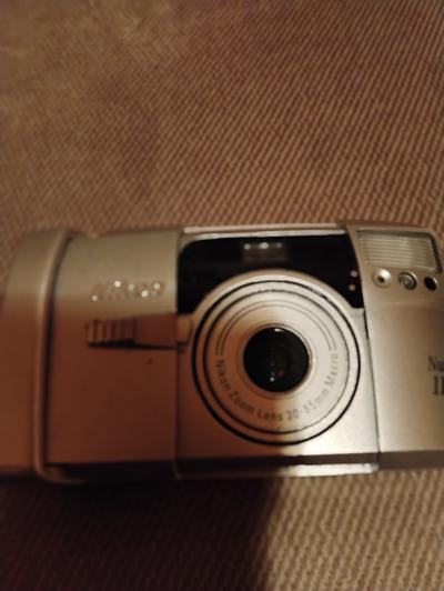 camera(kodac)nikon 35 mmavec étuis, View more